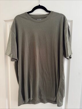 The Classic Men's Short Sleeve Tee in Olive Green